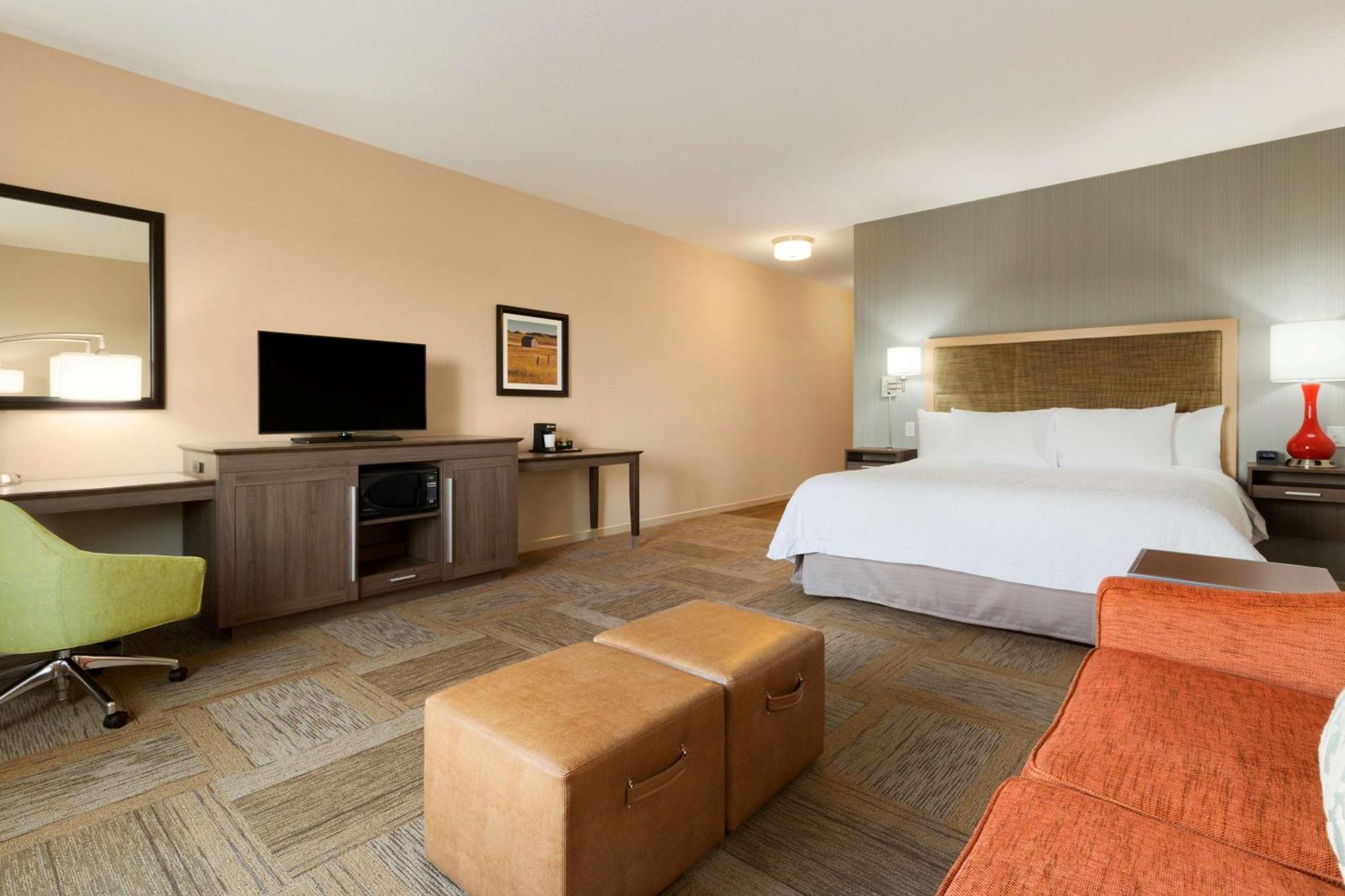 Hampton Inn By Hilton Edmonton/Шърууд парк Екстериор снимка