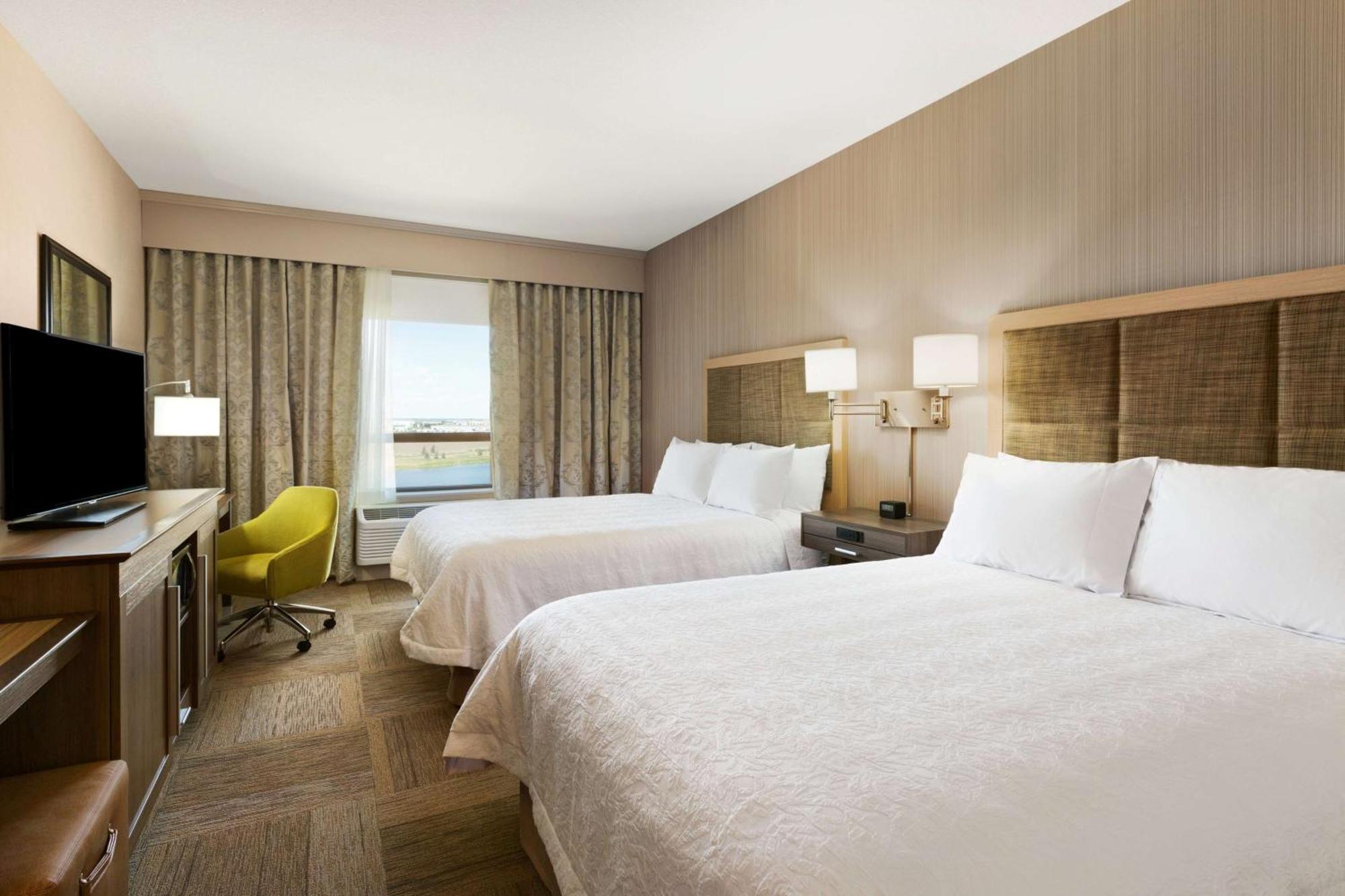 Hampton Inn By Hilton Edmonton/Шърууд парк Екстериор снимка