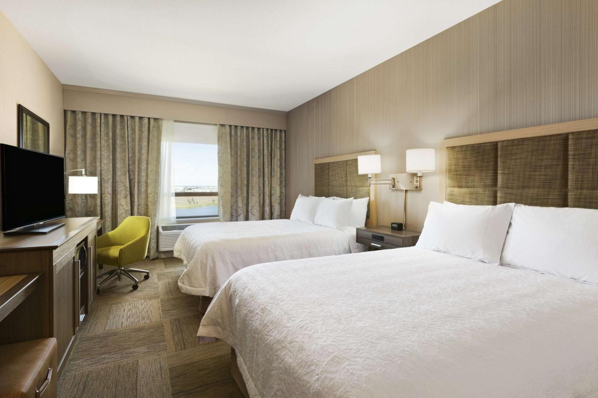 Hampton Inn By Hilton Edmonton/Шърууд парк Екстериор снимка